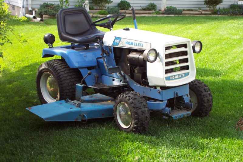 Michael's Tractors (simplicity And Allis Chalmers Garden Tractors 